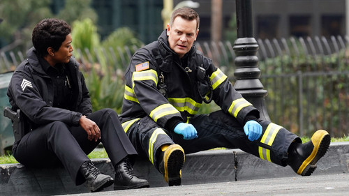 9-1-1 - S1E10: A Whole New You