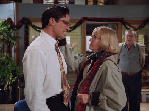 Lois & Clark: The New Adventures of Superman - S2E9: Season's Greedings