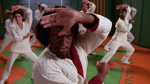 Star Trek: The Next Generation - S4E14: Clues