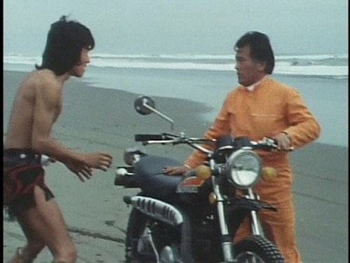 Kamen Rider - S4E3: The Strong, Naked, Fast Guy!