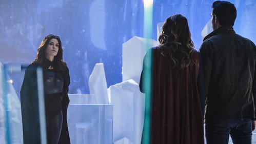 Supergirl - S2E17: Distant Sun