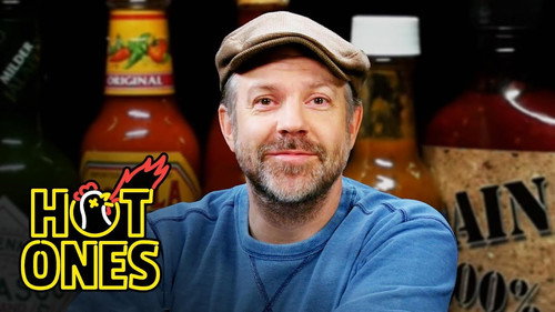 Hot Ones - S21E1: Jason Sudeikis Embraces Da Bomb While Eating Spicy Wings