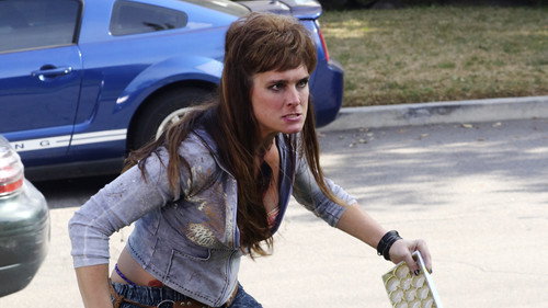 The Middle - S5E19: The Wind Chimes