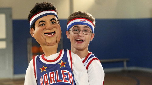 The Goldbergs - S4E9: Globetrotters
