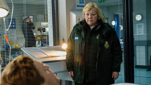 Casualty - S35E9: Little Girl