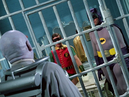 Batman - S2E20: Deep Freeze