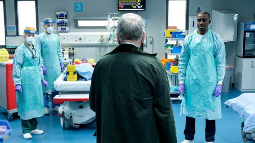Casualty - S35E5: Boom