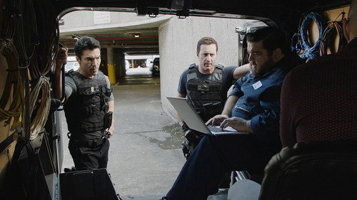 Hawaii Five-0 - S9E24: Hewa ka lima (The Hand Is at Fault)