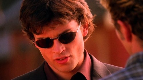 Smallville - S2E4: Red