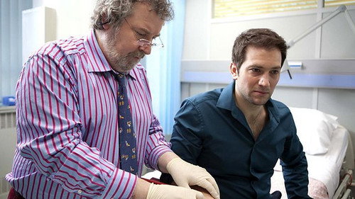 Holby City - S12E25: Tipping Point