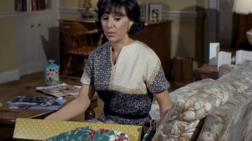 Adam-12 - S1E13: Log 122: Christmas: The Yellow Dump Truck