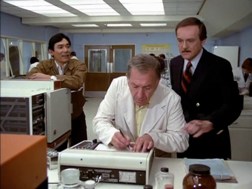 Quincy, M.E. - S5E15: Cover-Up