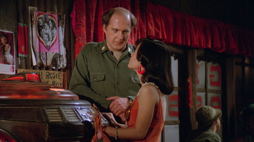 M*A*S*H - S7E24: Ain't Love Grand