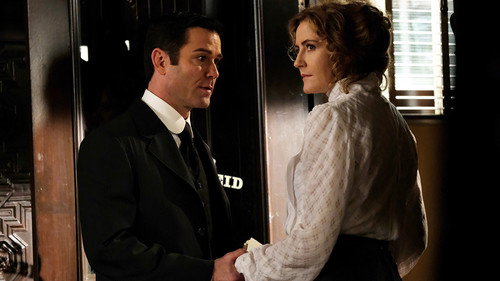 Murdoch Mysteries - S11E17: Shadows are Falling
