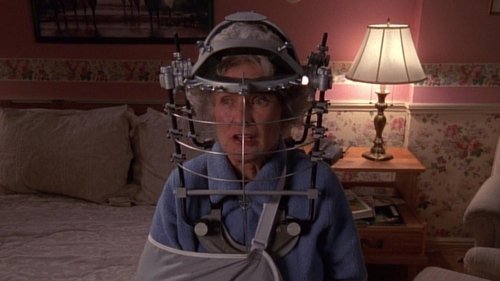 Malcolm in the Middle - S4E9: Grandma Sues