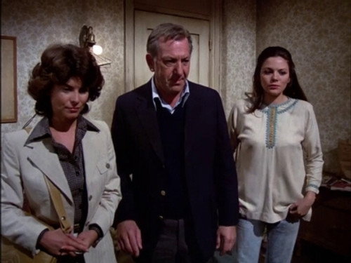 Quincy, M.E. - S2E13: Let Me Light the Way