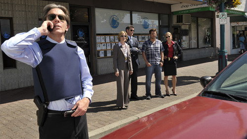 Psych - S3E8: Gus Walks into a Bank