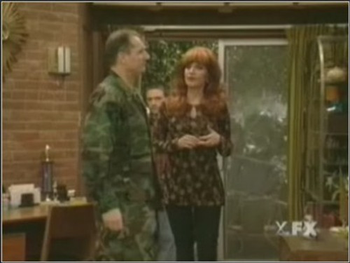 Married... with Children - S11E13: T*R*A*S*H