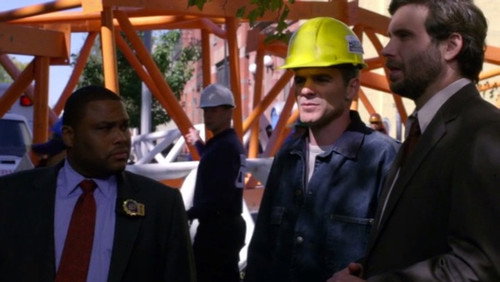 Law & Order - S19E4: Falling
