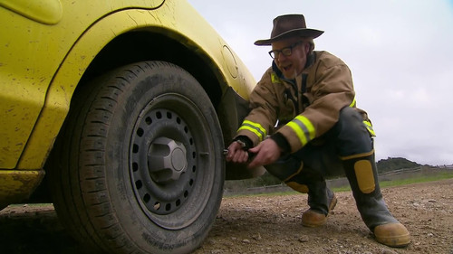 MythBusters - S9E9: Fixing a Flat