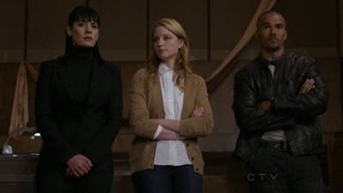 Criminal Minds - S6E10: What Happens at Home...