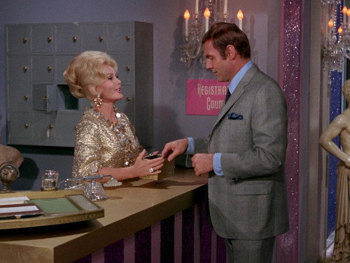 Batman - S3E26: Minerva, Mayhem and Millionaires