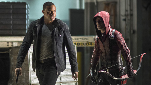 Arrow - S3E10: Left Behind