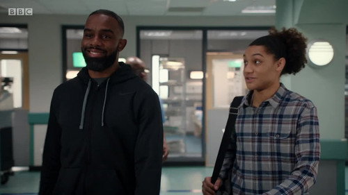 Casualty - S32E37: Shattered