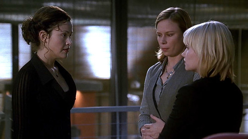 24 - S3E12: Day 3: 12:00 A.M.-1:00 A.M.