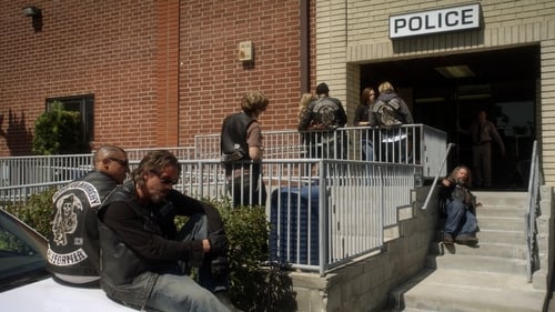 Sons of Anarchy - S2E13: Na Trioblóidí