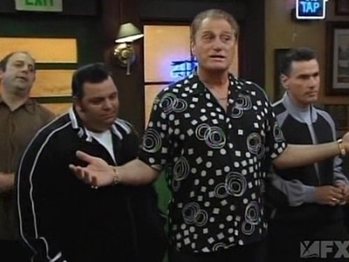 It's Always Sunny in Philadelphia - S3E12: The Gang Gets Whacked (1)