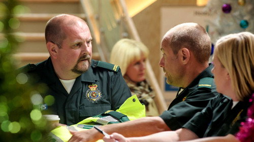 Casualty - S28E17: What a Wonderful Life