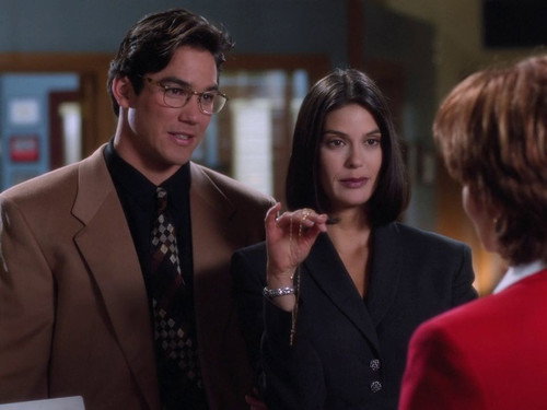 Lois & Clark: The New Adventures of Superman - S2E14: Top Copy
