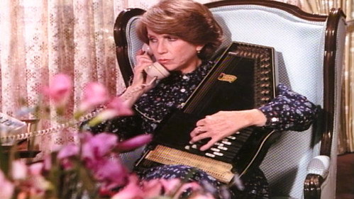 Knots Landing - S4E16: A New Family