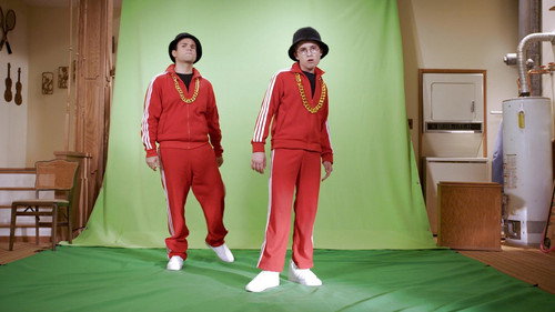The Goldbergs - S3E1: A Kick-Ass Risky Business Party