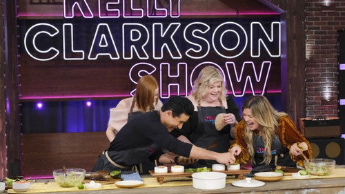 The Kelly Clarkson Show - S4E72: Mario Lopez, Ellie Bamber