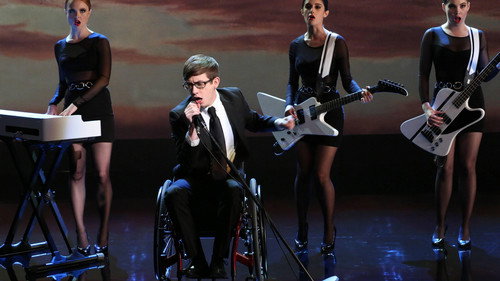 Glee - S5E16: Tested