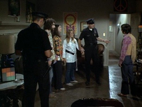Adam-12 - S3E5: Log 065: Cigarettes, Cars and Wild, Wild Women