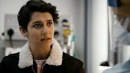 Casualty - S35E8: Stand and Deliver