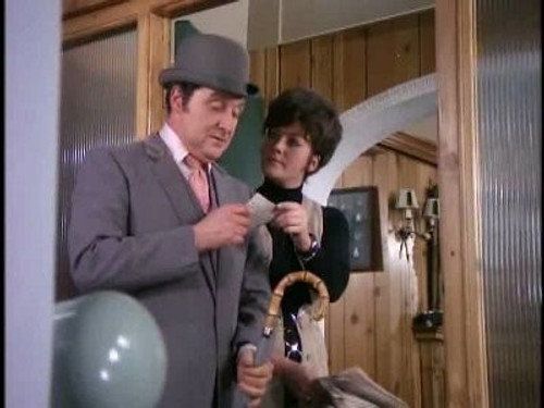 The Avengers - S6E22: Stay Tuned