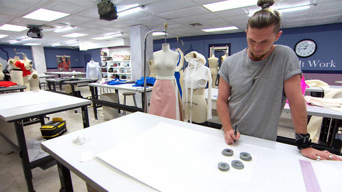 Project Runway - S16E11: Warrior Fashion