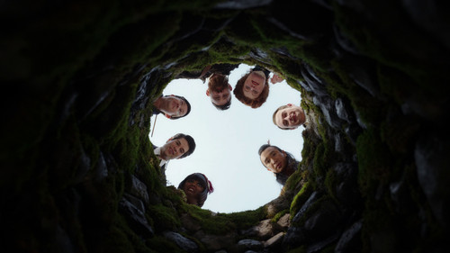 Ghosts - S3E8: Holes Are Bad