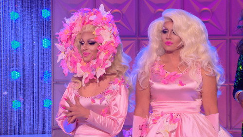 RuPaul's Drag Race - S10E10: Social Media Kings Into Queens