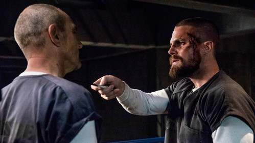 Arrow - S7E3: Crossing Lines