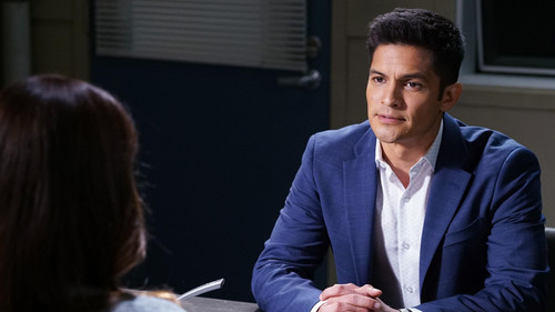 Pretty Little Liars - S7E16: The Glove That Rocks the Cradle