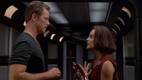 Star Trek: Voyager - S3E24: Displaced
