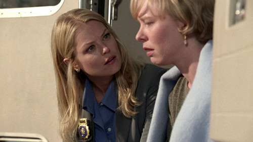 NYPD Blue - S9E1: Lie Like a Rug (1)