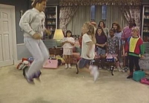 Full House - S4E4: Slumber Party