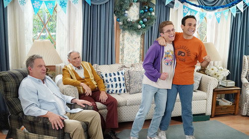 The Goldbergs - S8E7: Hanukkah on the Seas
