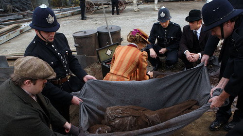 Murdoch Mysteries - S3E9: Love and Human Remains